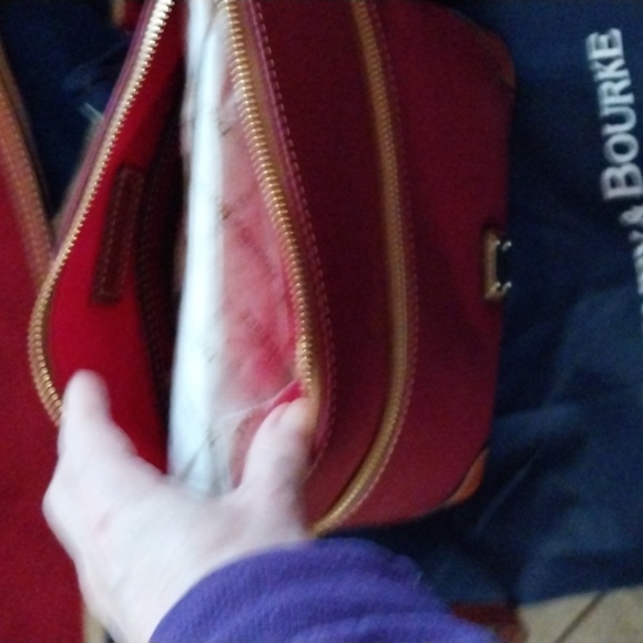 Dooney & Bourke zip top front zip bag. Gorgeous leather. Adjust strap NWOT - Picture 6 of 8